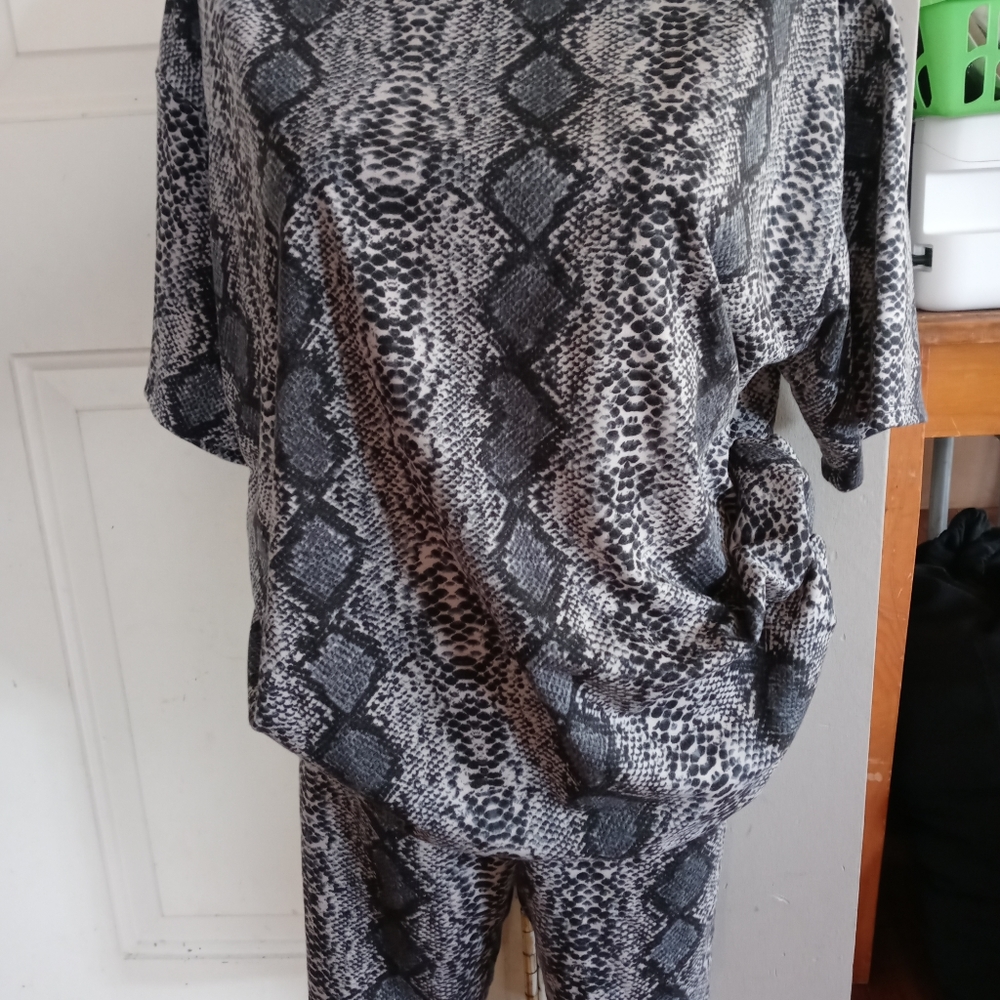 FN Snake Print Set - Picture 7 of 10